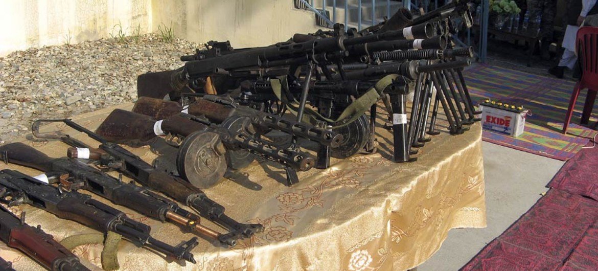 阿富汗开展的裁军项目所搜缴的各种非法武器。联合国图片/Shafiqullah Waak