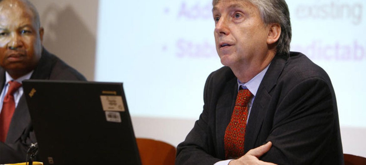 Robert Vos, lors du lancement du Rapport sur la situation économique et sociale dans le monde en 2012.
