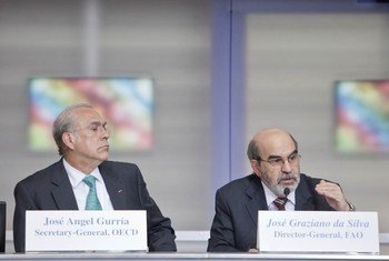 FAO Director-General José Graziano da Silva (right) and OECD Secretary-General Angel Gurría launch the OECD-FAO Agricultural Outlook.