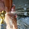 La OMS enfatiza la importancia del lavado de manos del personal de salud. Foto de archivo: ONU/Martine Perret