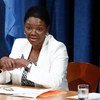 La Secrétaire générale adjointe aux affaires humanitaires, Valerie Amos, en conférence de presse. ONU Photo/JC MCIlwaine