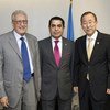 Le Secrétaire général des Nations Unies Ban Ki-moon (à droite), le Président de l'Assemblée générale Nassir Abdulaziz Al-Nasser (au centre) et le Représentant spécial conjoint des Nations Unies et de la Ligue des États arabes pour la crise en Syrie, Lakhd