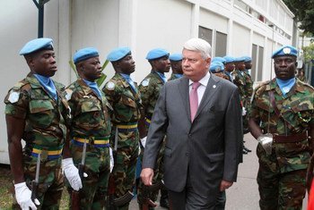 Peacekeeping chief Hervé Ladsous reviews an honour guard of the UN mission in the Democratic Republic of the Congo, MONUSCO.