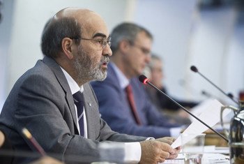 FAO Director-General José Graziano da Silva addresses the opening of the Committee on Forestry.