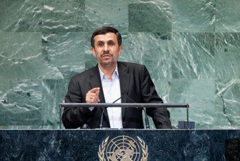 Le Président de l'Iran, Mahmoud Ahmadinejad, à la tribune de l'Assemblée générale. Hasan Rowhani est son successeur.Photo ONU/Jennifer S Altman