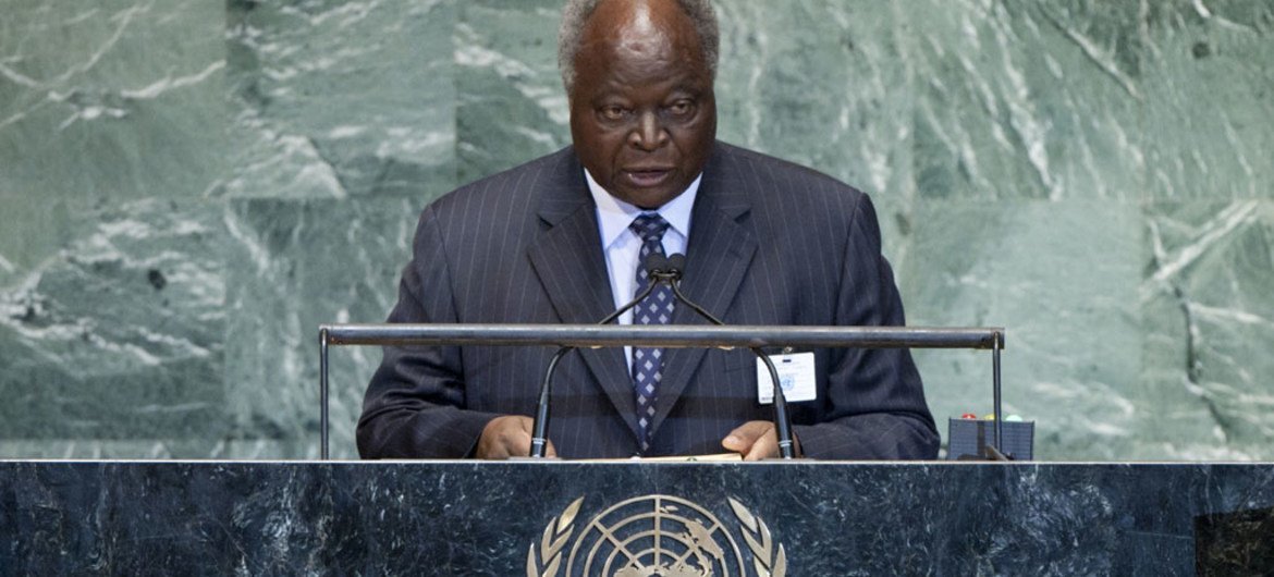 President Mwai Kibaki of Kenya addresses General Assembly.