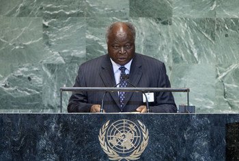 صورة من الأرشيف: رئيس كينيا السابق، مواي كيباكي، يلقي كلمة أمام مجلس الأمن.