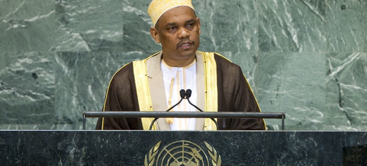 President Ikililou Dhoinine of the Comoros addresses the General Assembly.
