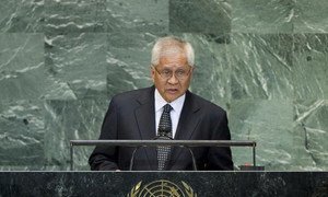 Secretary for Foreign Affairs of the Philippines Albert F. del Rosario addresses the General Assembly.