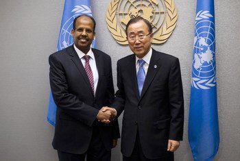 Secretary-General Ban Ki-moon (right) meets with Mahmoud Ali Youssouf, Minister for Foreign Affairs of Djibouti.