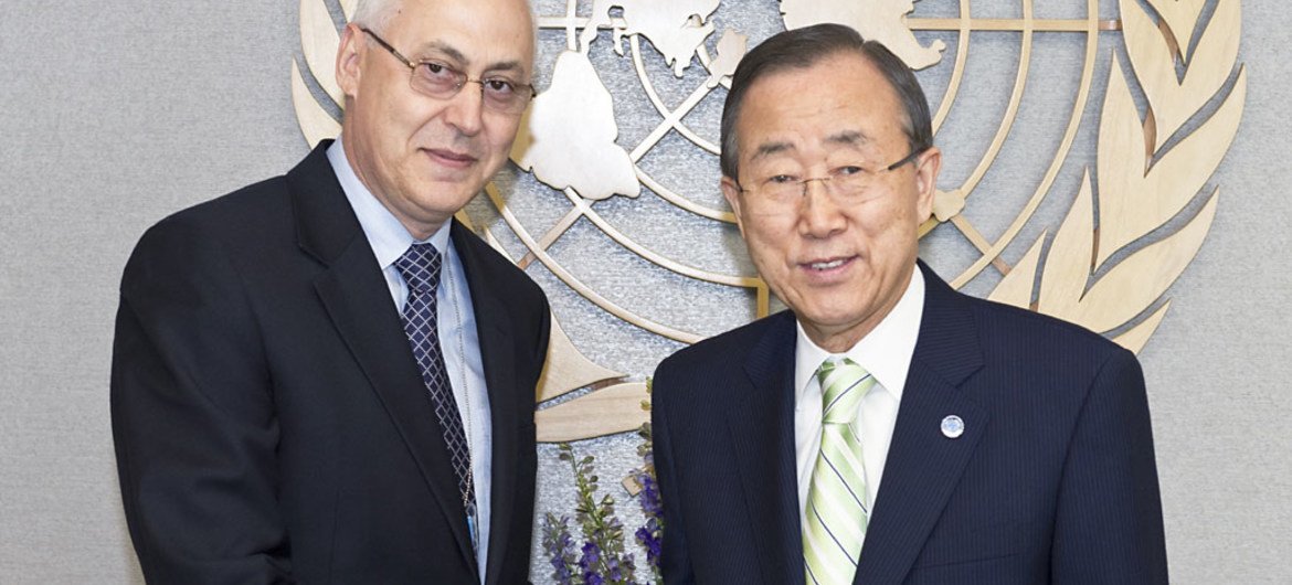 Secretary-General Ban Ki-moon (right) with El-Mostafa Benlamlih, UN Resident and Humanitarian Coordinator for Indonesia.