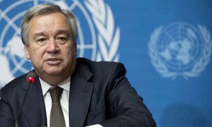 High Commissioner for Refugees António Guterres briefs the press.