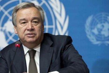 High Commissioner for Refugees António Guterres briefs the press.