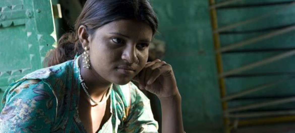 Le mariage précoce est une menace pour la santé et le bien-être des filles: 67% des filles indiennes mariées avant l'âge sont victimes d'abus. Sur cette photo, Umilla, du village de Dehra.