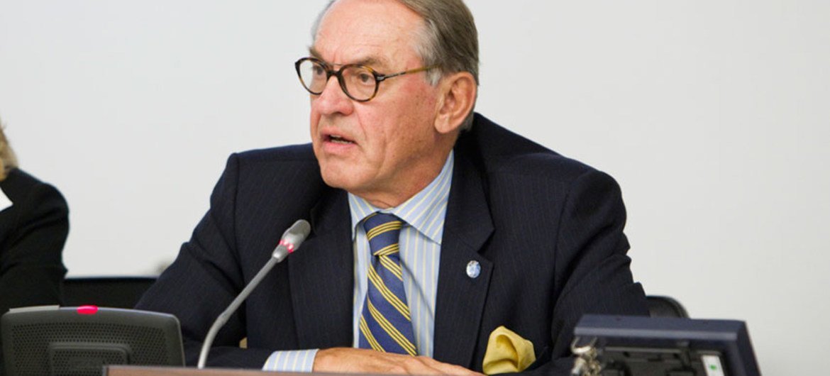 Deputy Secretary-General Jan Eliasson addresses the General Assembly’s Sixth Committee.