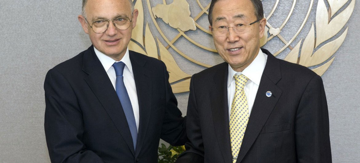 Secretary-General Ban Ki-moon (right) meets with Héctor Marcos Timerman, Minister for Foreign Affairs of Argentina.