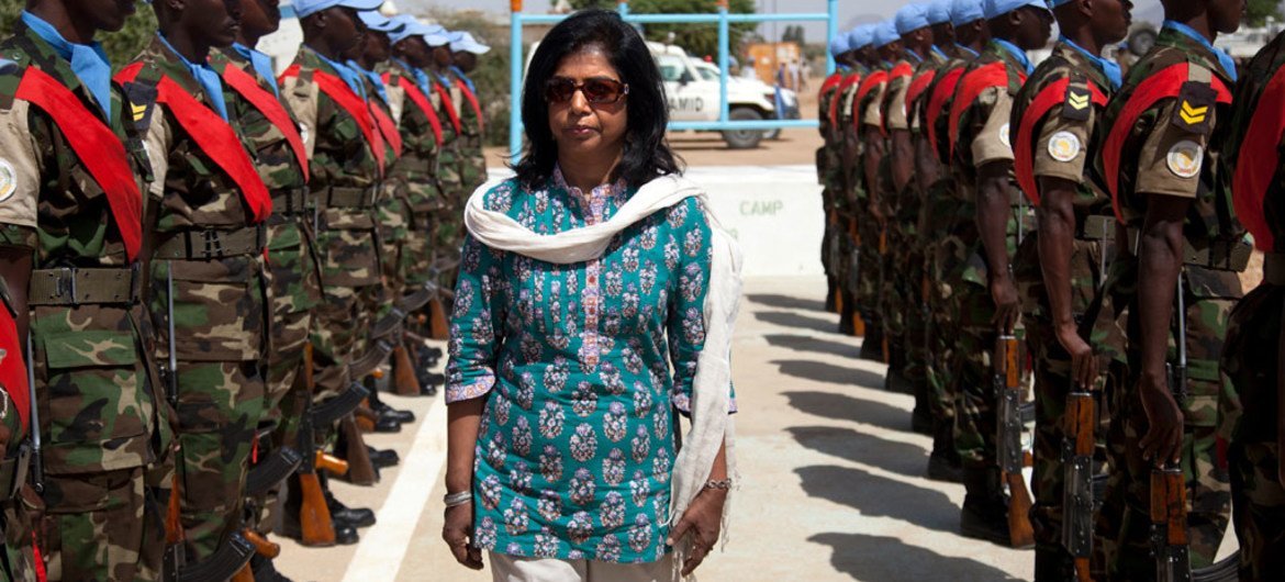Under-Secretary-General for Field Support Ameerah Haq inspects UNAMID troops at the mission's base in Kabkabiya, Darfur, during her four-day visit to Sudan.