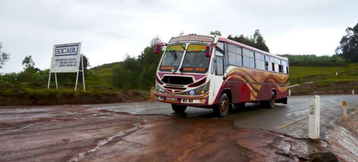 Un bus avec pour passagers des réfugiés burundais, qui quittent la Tanzanie pour rentrer chez eux. (Archives)