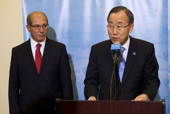 Secretary-General Ban Ki-moon (right) with Ahmet Üzümcü, Director-General of the Organization for the Prohibition of Chemical Weapons.
