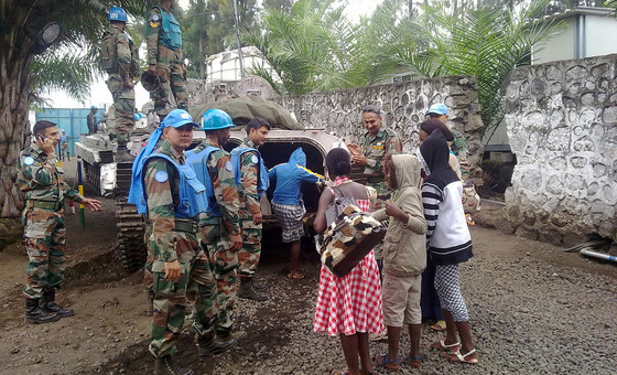MONUSCO peacekeepers evacuate children in the Democratic Republic of the Congo. (file) 