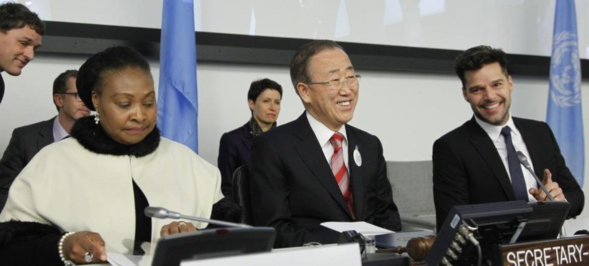 Secretary-General Ban Ki-moon (centre) is joined by musical artists Yvonne Chaka Chaka (left) and Ricky Martin at a special event on the need for leadership in the fight against homophobia.