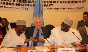 Special Representative Said Djinnit (centre) with representatives of Nigeria and Cameroon in December 2012.