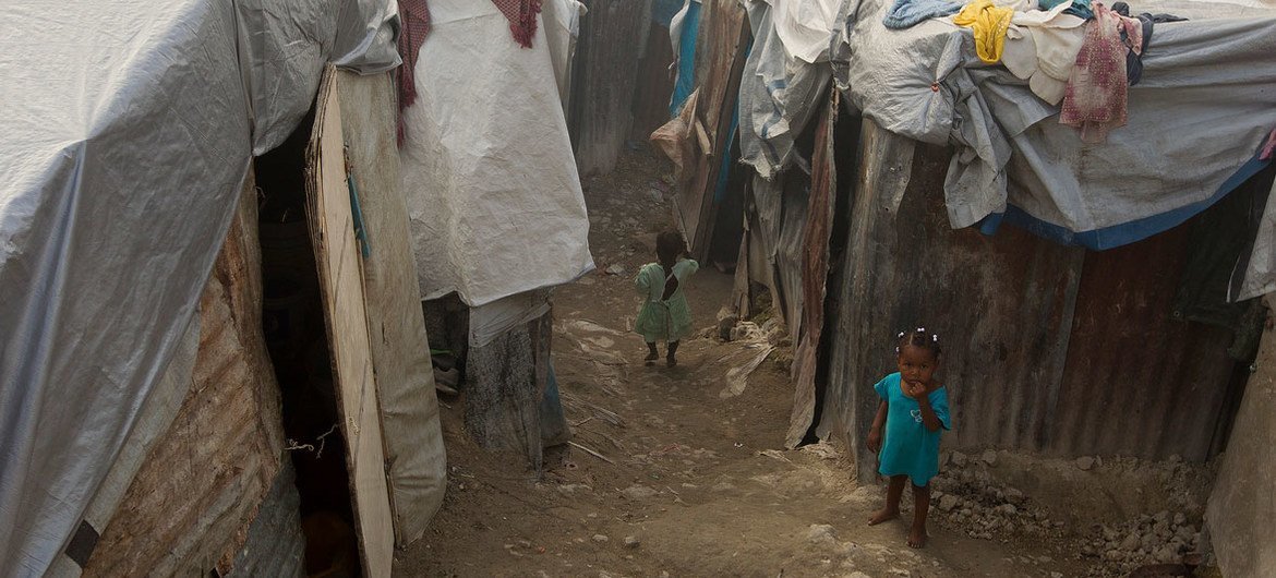 Campento de desplazados en Puerto Príncipe, Haití. Foto de archivo: MINUSTAH/Logan Abassi