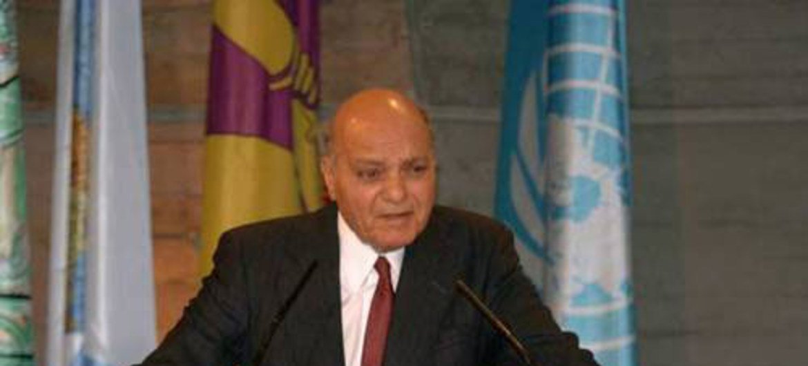 Embajador de Buena Voluntad de la UNESCO, el escritor y pacifista Madanjeet Singh (1924-2013) 