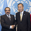 Le Secrétaire général de l'ONU, Ban Ki-moon (à droite), et le Roi de Bahreïn, Hamad bin Issa Al-Khalifa.