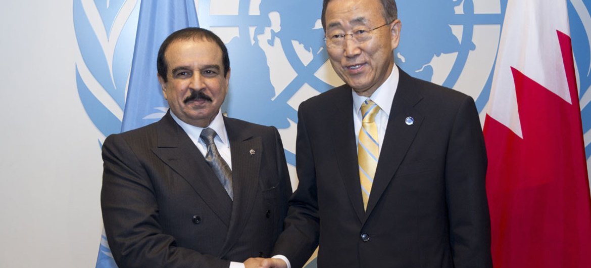 Secretary-General Ban Ki-moon (right) with King Hamad Bin Issa Al Khalifa of Bahrain.