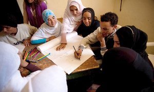 Les jeunes contribuent à un atelier sur le changement climatique à Iguiwaz, au Maroc.