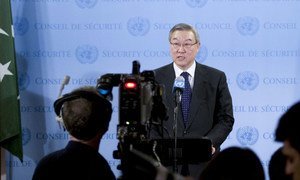 Security Council President, Foreign Minister Kim Sung-hwan of the Republic of Korea, reads statement to the press.