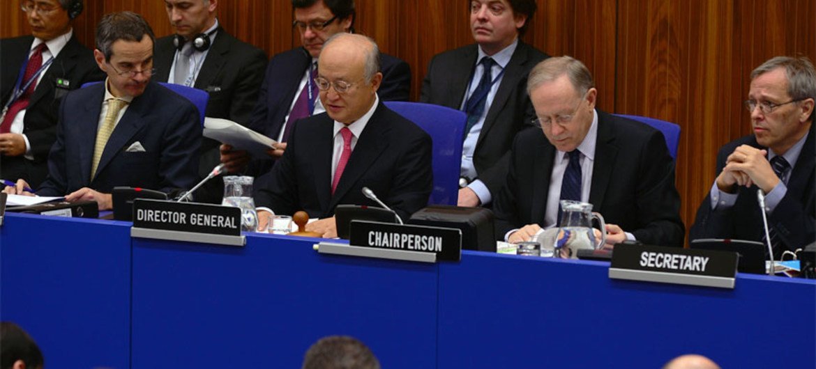 IAEA Director General Yukiya Amano addresses the Board of Governors meeting.