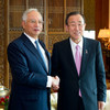 Le Secrétaire général Ban Ki-moon aux côtés du Premier Ministre malais, Dato’ Sri Mohd Najib bin Tun Haji Abdul Razak, lors d'un déplacement en Malaisie, en mars 2012.