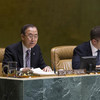 Le Secrétaire général Ban Ki-moon et le Président de l'Assemblée générale, Vuk Jeremic, lors d'une réunion de l'Assemblée.