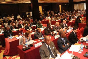 出席在坦桑尼亚达累斯萨拉姆举行的关于知识产权政策对促进创新、价值创造和竞争力的战略重要性的非洲会议的各行各业代表。