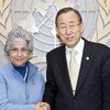 Flavia Pansieri (à gauche) avec le Secrétaire général Ban Ki-moon. Photo ONU/Rick Bajornas