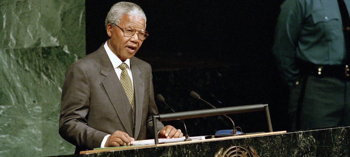 Le président Nelson Mandela s'adresse à la 49e session de l'Assemblée générale d'octobre 1994. 