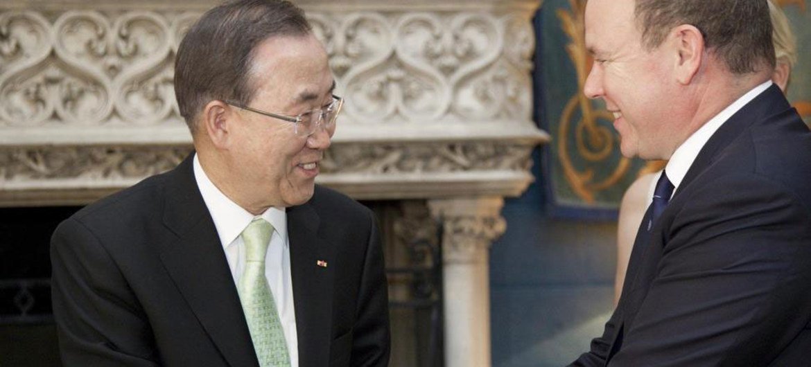 Secretary-General Ban Ki-moon (left) with Prince Albert II of Monaco.