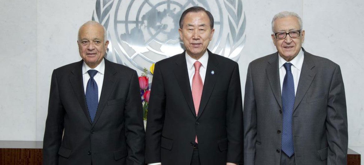 Secretary-General Ban Ki-moon meets with Secretary-General of the League of Arab States, Nabil Elraby (left), and their special representative Lakhdar Brahimi.