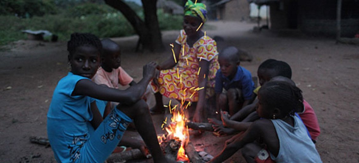 Children in the Quinara region of Guinea-Bissau. UNICEF/Roger LeMoyne