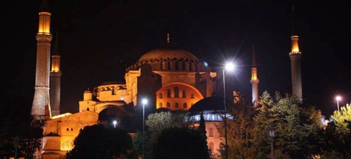 Vista nocturna de Santa Sofía, Estambul