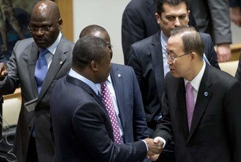 Secretary-General Ban Ki-moon (right) greets President Faure Essozimna Gnassingbé of Togo at the Security Council.