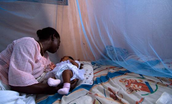 Paludisme : le Fonds mondial s'efforce d'améliorer l'accès à des moustiquaires plus efficaces