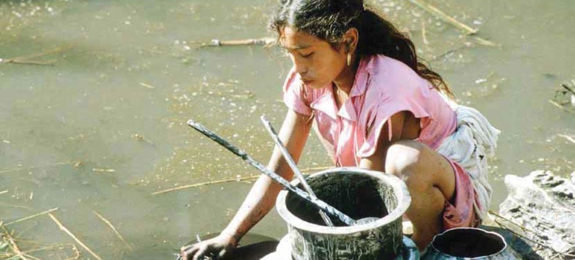 Une jeune fille au Népal travaillant comme domestique. OIT/J. Maillard