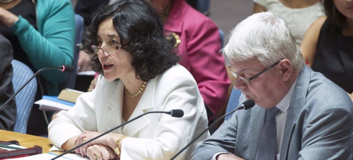 Special Representative for Children and Armed Conflict Leila Zerrougui (left) addresses the Security Council. On her left is Hervé Ladsous, Under-Secretary-General for Peacekeeping Operations.