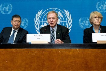 Left to right: Special Rapporteur Marzuki Darusman, Commission  Chairman Michael Kirby and Sonja Biserko.