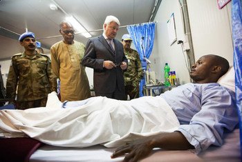 Hervé Ladsous, Under-Secretary-General for Peacekeeping Operations, pays a visit to an injured UNAMID peacekeeper hospitalized in Nyala, Darfur.