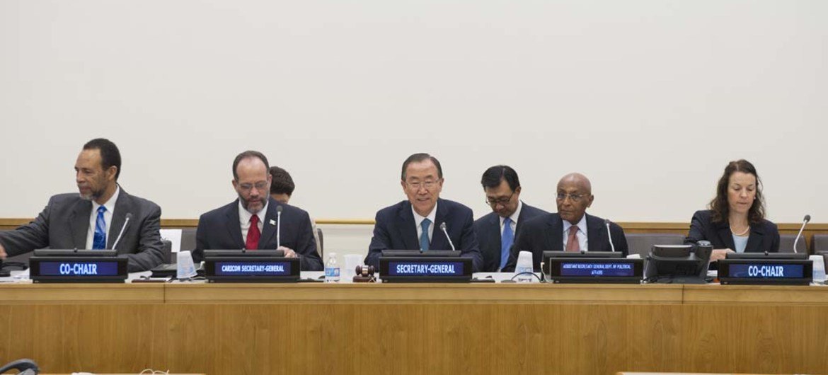 Secetary-General Ban Ki-moon (centre) at the seventh meeting between representatives of the UN system and the Caribbean Community (CARICOM).