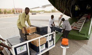 Débarquement du matériel électoral transporté par la MINUSMA en prévision des élections du 28 juillet au Mali.MINUSMA/Blagoje Grujic